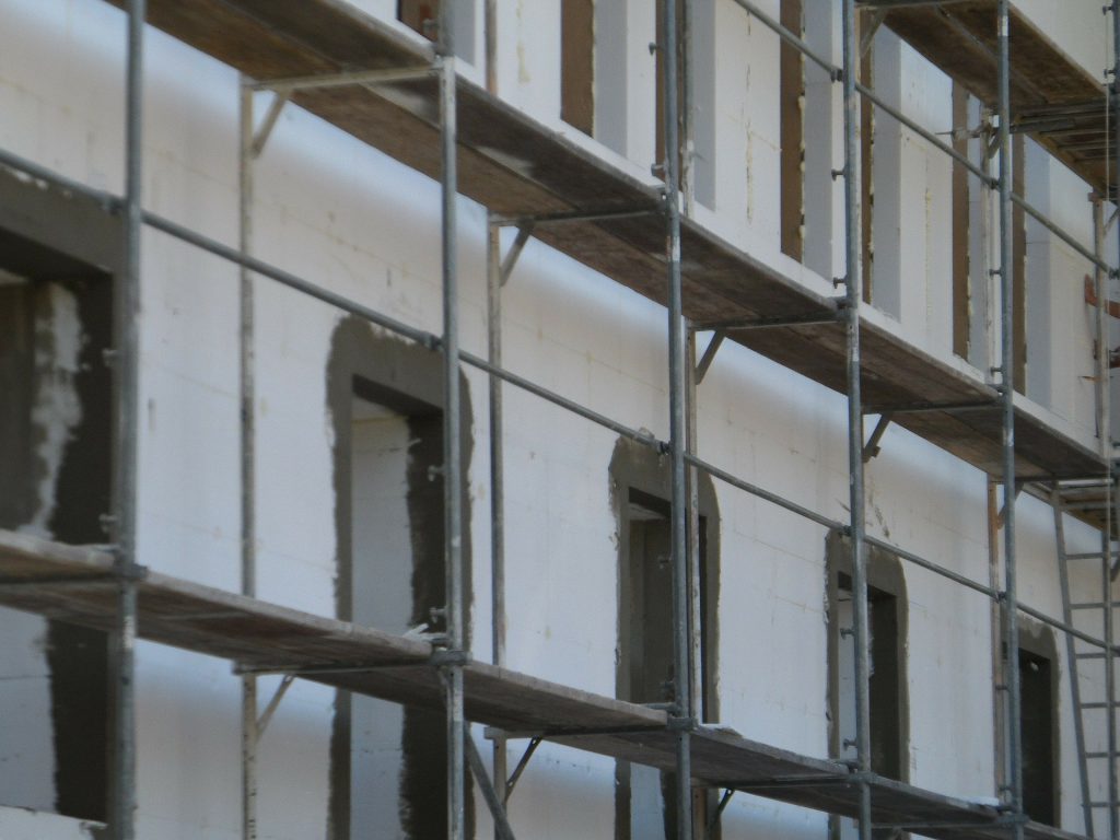 Jak prawidłowo ocieplić budynek